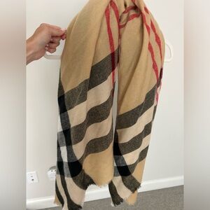 Burberry shawl/ scarf not real Burberry